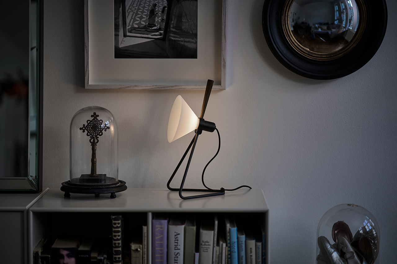 Leklint356 Spot Table Wall Lamp Black Smokedoak Lifestyle3
